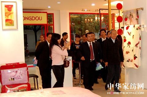杜鈺洲會長參觀紅豆家紡旗艦店