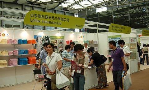 亞光“媚外崇洋”創(chuàng)自主品牌