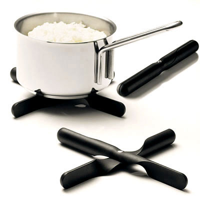 創意書架 層出不窮 鍋墊大不同