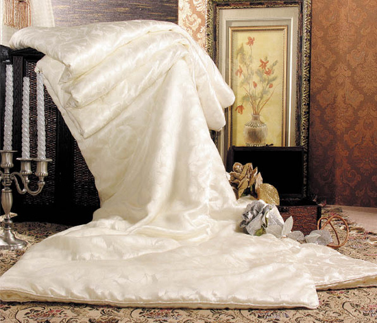 新國(guó)標(biāo)出臺(tái) 蠶絲被產(chǎn)業(yè)駛?cè)肟燔?chē)道