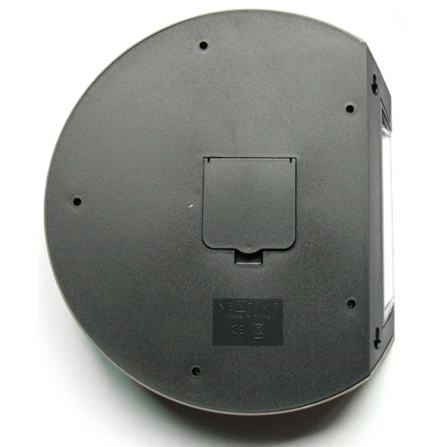 1 另類的創(chuàng)意插在墻里的時鐘