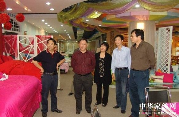 李江河蒞臨雨蘭調(diào)研指導(dǎo)