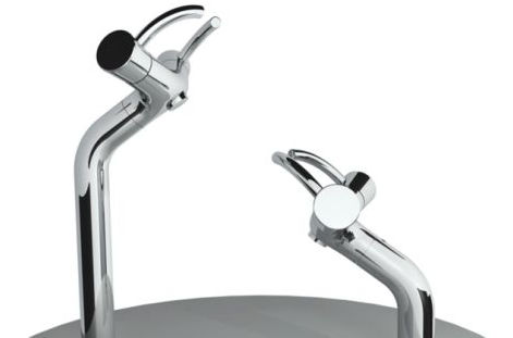 展翅飛翔的水龍頭