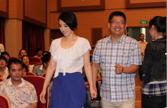 圣路易絲攜董璇召開新品發布會