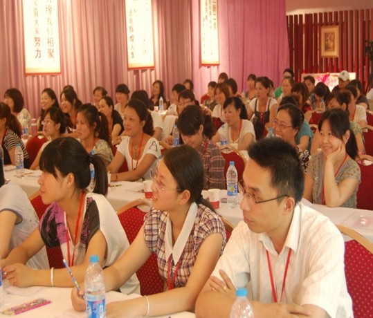 達達創遠對艾伊家紡員工進行培訓