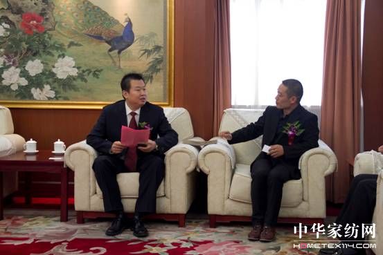 中國(guó)經(jīng)濟(jì)低碳轉(zhuǎn)型與可持續(xù)發(fā)展大會(huì)