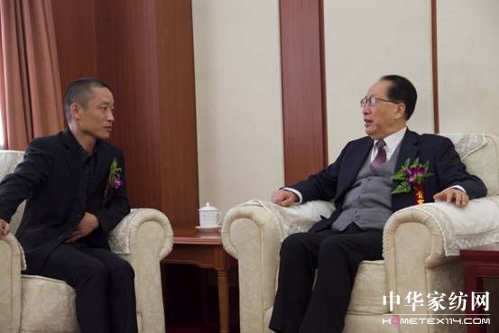 中國(guó)經(jīng)濟(jì)低碳轉(zhuǎn)型與可持續(xù)發(fā)展大會(huì)