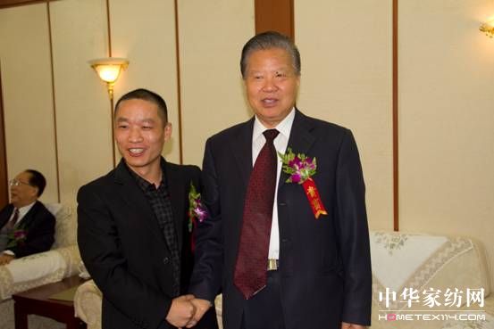 中國(guó)經(jīng)濟(jì)低碳轉(zhuǎn)型與可持續(xù)發(fā)展大會(huì)