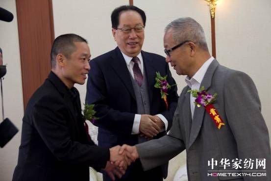 中國(guó)經(jīng)濟(jì)低碳轉(zhuǎn)型與可持續(xù)發(fā)展大會(huì)