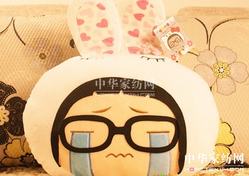 可愛菜菜靠墊讓你愛不釋手