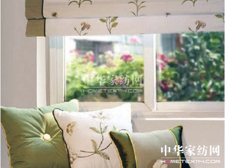 精美抱枕讓雞肋空間精神熠熠