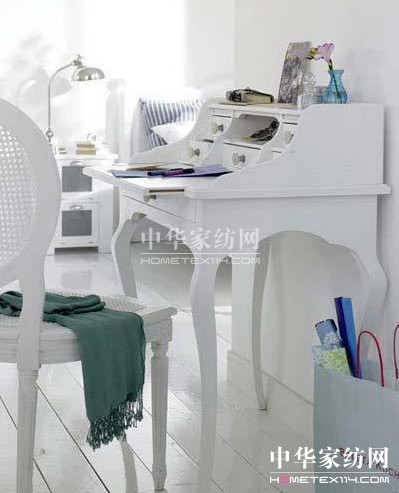 兒童家具功能和趣味并重新年創意書桌