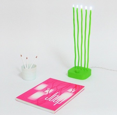 可自由彎曲的家居創(chuàng)意綠草燈