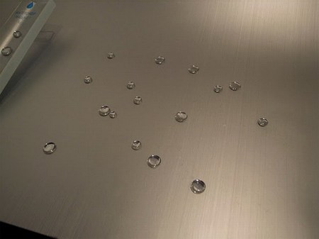 晶瑩剔透的水滴造型冰箱貼