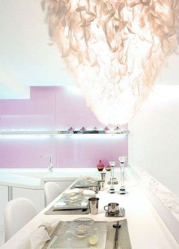 冷色調+淡彩 成就通透舒適家園