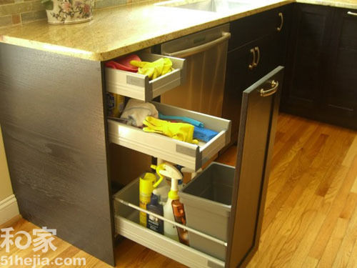 主婦收納巧幫手櫥柜里的設計(2)