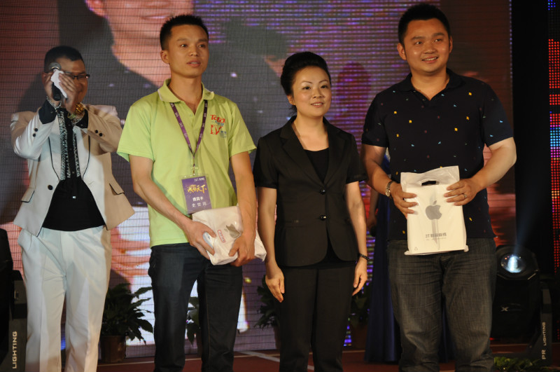 他她愛家紡舉辦答謝晚會(huì)