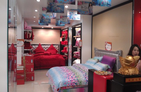 東方刺繡錢庫、仰義專賣店盛大開業