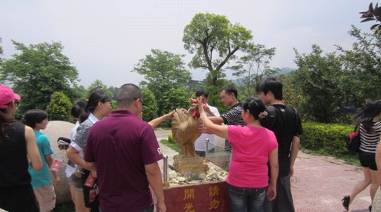 凡語家紡感恩員工清遠(yuǎn)兩日游