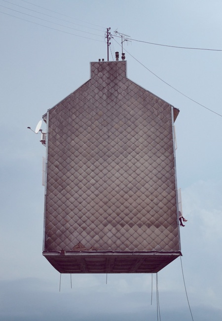 另眼看家居會飛的超現實主義房子