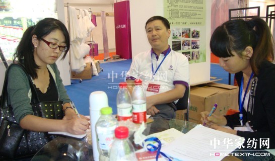 綠冬絲科在2012中國國際絲博會上亮點頻現