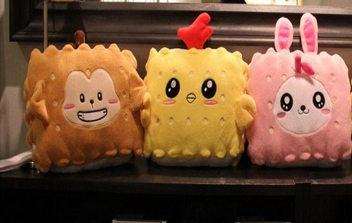 流行設(shè)計創(chuàng)意可愛OL學生午睡枕