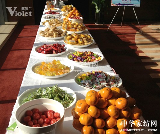 紫羅蘭2013春夏新品發(fā)布會(huì)盛大開幕