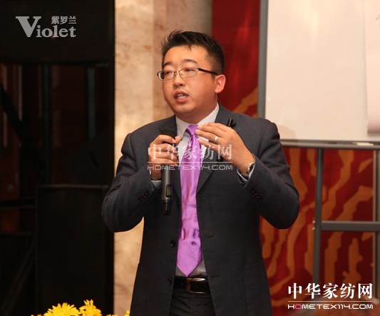 紫羅蘭2013春夏新品發(fā)布會(huì)盛大開幕