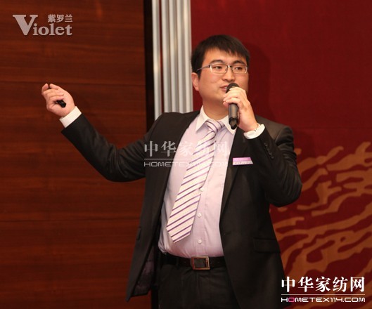 紫羅蘭2013春夏新品發(fā)布會(huì)盛大開幕