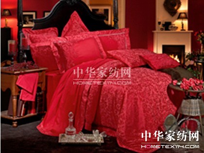 藍(lán)絲羽為新年添色彩