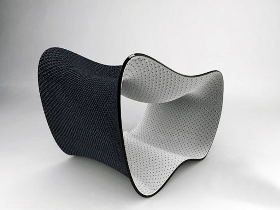 具有美感可折疊定型的Void椅子