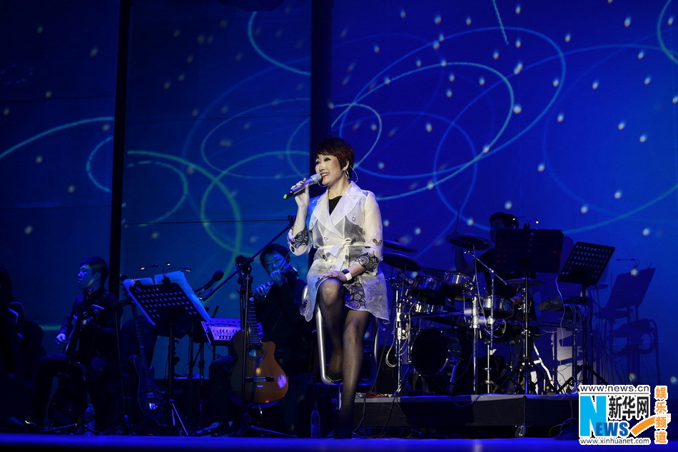 ��演y��Ů����(ch��ng)�ɷ��A��(g��)��