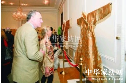 中國絲綢藝術(shù)展驚艷華盛頓