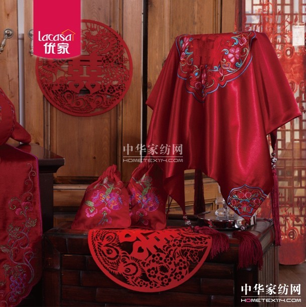 傳統(tǒng)婚慶家紡新品上市