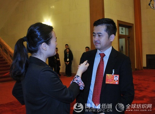 關(guān)注兩會:采訪安踏董事局丁世忠