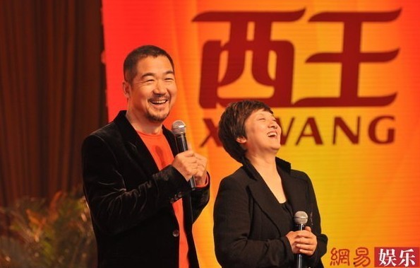 張國立鄧婕出席代言活動