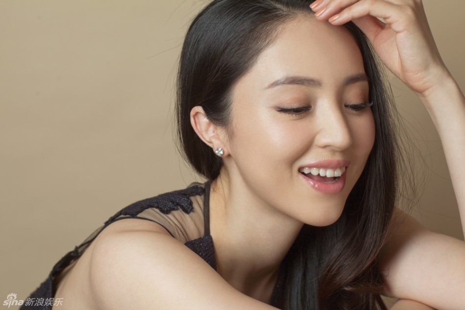 董璇雜志寫真釋放輕熟魅力