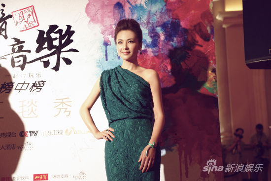 劉濤華麗亮相榜中榜 單曲首獲金曲獎