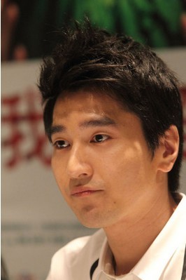 趙薇回應(yīng)"致青春"質(zhì)疑:拍給成年人看的