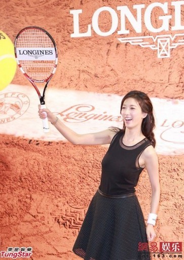 林志玲著短裙代言化身“網球女將”