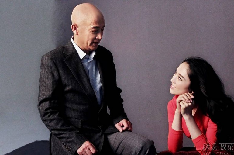 董璇與父親拍雜志大片