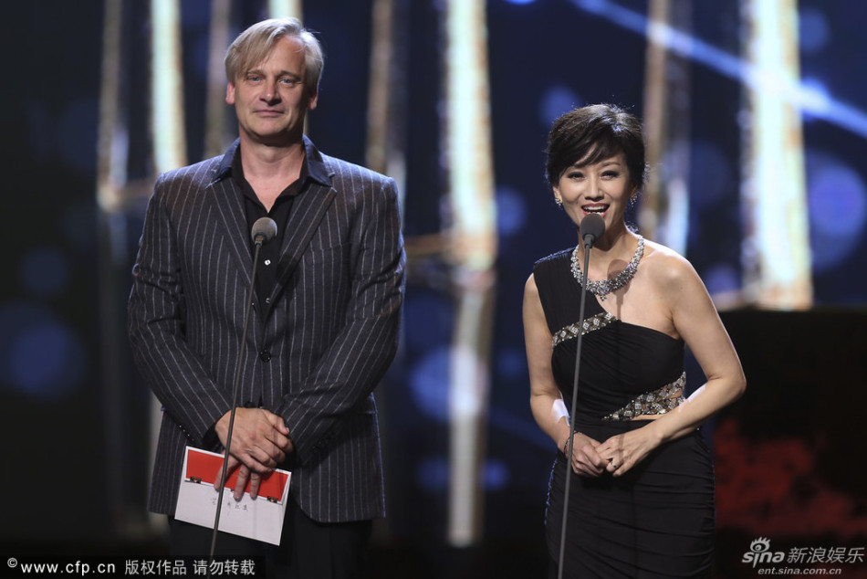 趙雅芝與克里斯-克勞斯頒獎(jiǎng)