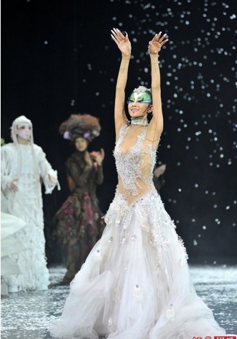 楊麗萍南昌奉獻(xiàn)謝幕之作