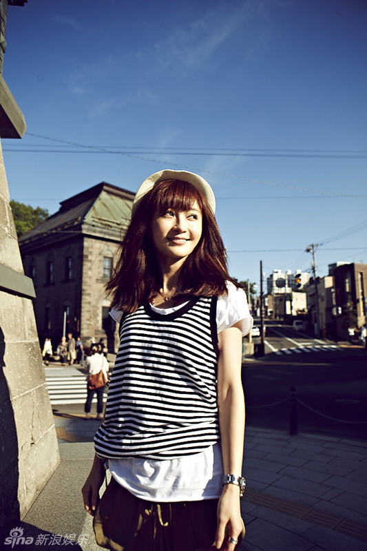 姚笛日本街頭寫真曝真性情