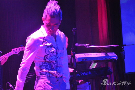 陳龍從影18載慶生 好友周海媚道賀