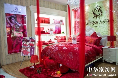 巧妙構(gòu)思產(chǎn)品陳列凸顯產(chǎn)品特色