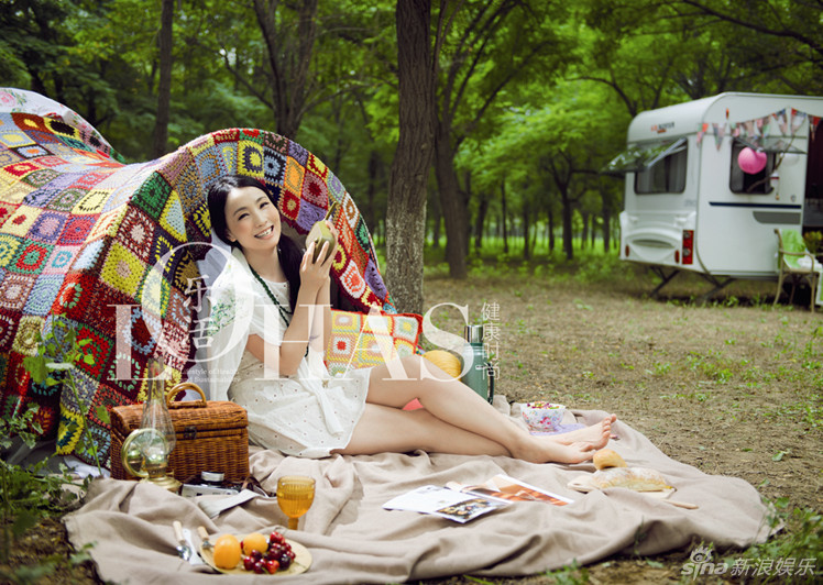 陶虹最新寫真出爐享受自然樂活狀態(tài)