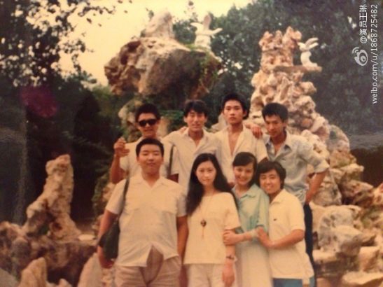 雪姨王琳曬18歲清純照 蘿莉范兒十足