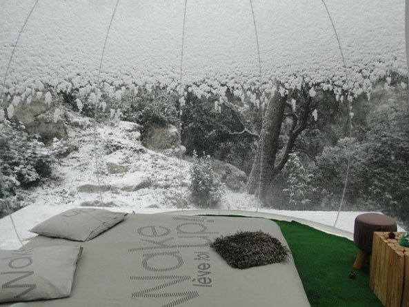 睡在水晶球里法國的泡泡度假村(一)