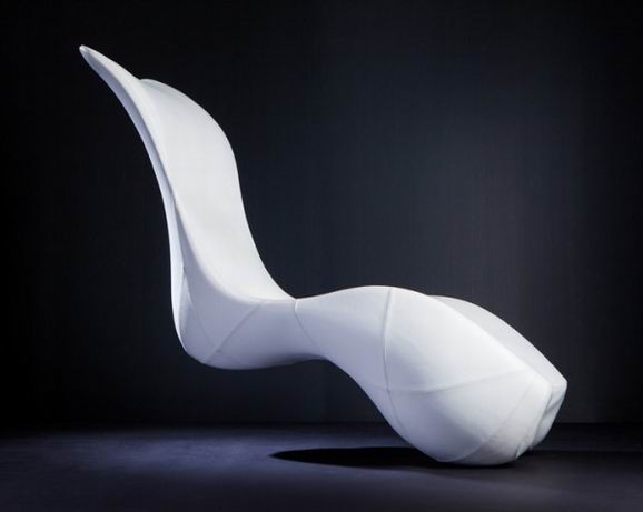 看那些造型奇特的座椅